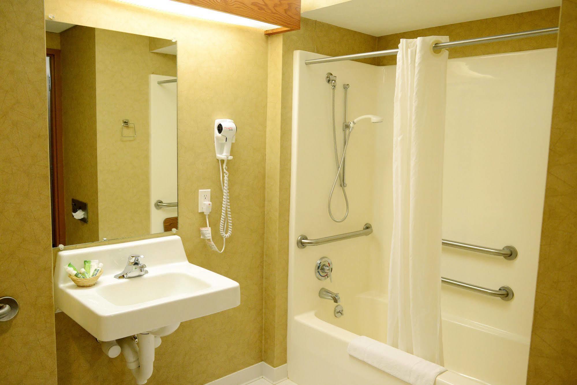 Kewadin Sault Ste Marie Hotel מראה חיצוני תמונה